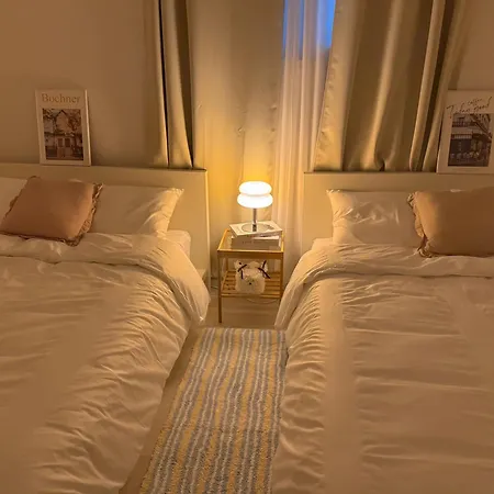 Itaewon Station 10 Minutes,Gyeongnidan-Gil,Itaewon World Food Street,Beam Projector,Netflix Wifi Villa