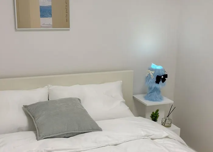 Itaewon Station 10 Minutes,gyeongnidan-gil,itaewon World Food Street,beam Projector,netflix Wifi *