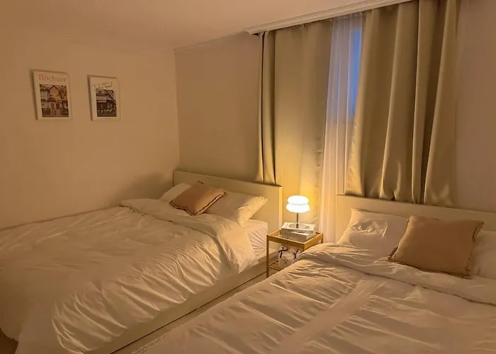 Villa Itaewon Station 10 Minutes,gyeongnidan-gil,itaewon World Food Street,beam Projector,netflix Wifi