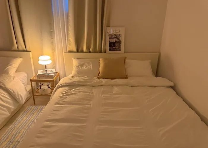 Itaewon Station 10 Minutes,gyeongnidan-gil,itaewon World Food Street,beam Projector,netflix Wifi Seoul